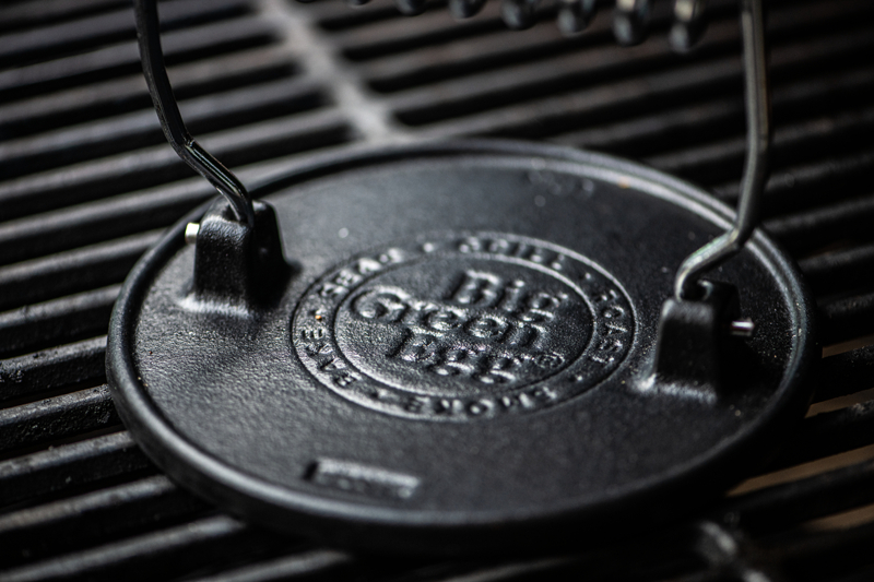 Big Green Egg, CAST IRON GRILL PRESS